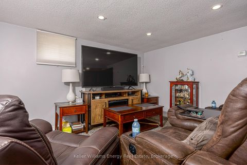 Photo 29 at 405 Bernhard Crescent, O'Neill, Oshawa