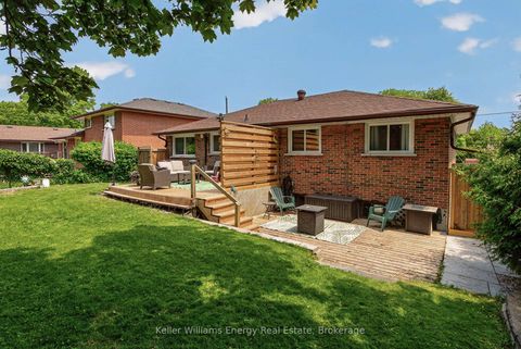 Photo 33 at 405 Bernhard Crescent, O'Neill, Oshawa