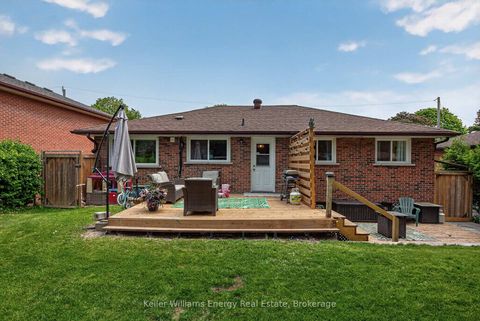 Photo 34 at 405 Bernhard Crescent, O'Neill, Oshawa