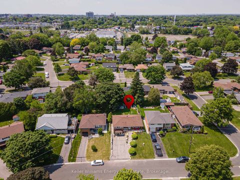 Photo 39 at 405 Bernhard Crescent, O'Neill, Oshawa