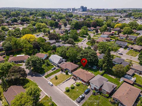 Photo 40 at 405 Bernhard Crescent, O'Neill, Oshawa