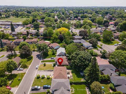 Photo 41 at 405 Bernhard Crescent, O'Neill, Oshawa