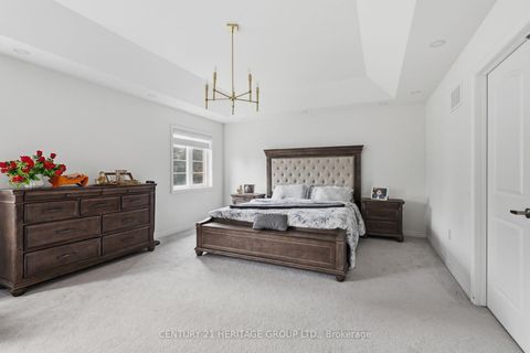 Photo 15 at 63 Bethpage Crescent, Glenway Estates, Newmarket