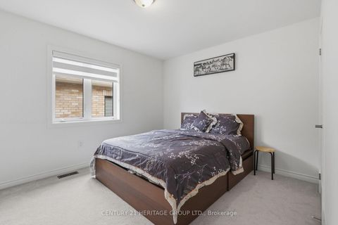 Photo 18 at 63 Bethpage Crescent, Glenway Estates, Newmarket