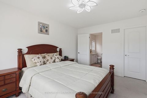 Photo 21 at 63 Bethpage Crescent, Glenway Estates, Newmarket