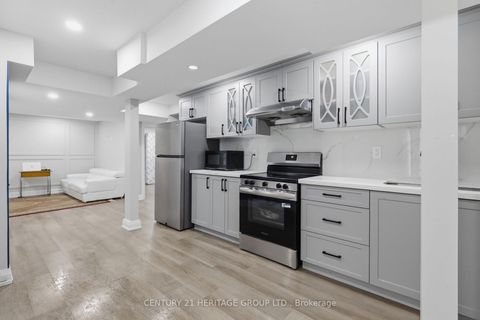 Photo 27 at 63 Bethpage Crescent, Glenway Estates, Newmarket