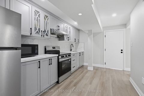 Photo 29 at 63 Bethpage Crescent, Glenway Estates, Newmarket