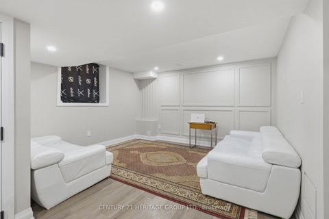 Photo 30 at 63 Bethpage Crescent, Glenway Estates, Newmarket