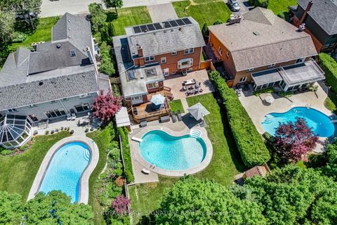 Photo 2 at 14 Manorpark Court, Henry Farm, Toronto