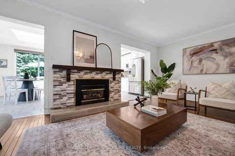 Photo 5 at 14 Manorpark Court, Henry Farm, Toronto