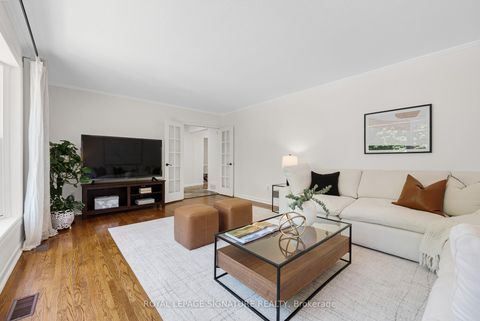 Photo 18 at 14 Manorpark Court, Henry Farm, Toronto
