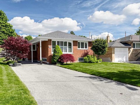 Photo 1 at 9 Coral Cove Crescent, Donalda, Toronto