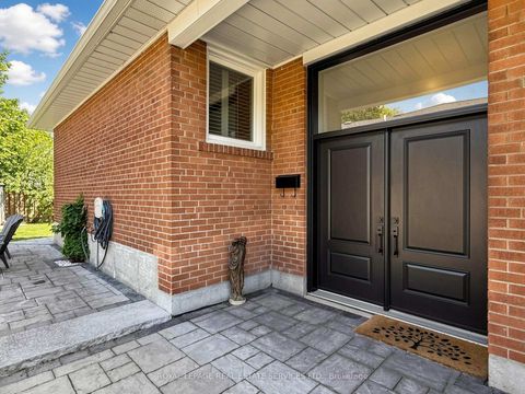 Photo 4 at 9 Coral Cove Crescent, Donalda, Toronto