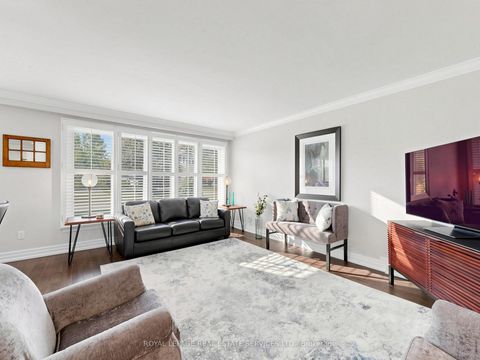 Photo 5 at 9 Coral Cove Crescent, Donalda, Toronto
