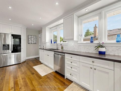 Photo 12 at 9 Coral Cove Crescent, Donalda, Toronto