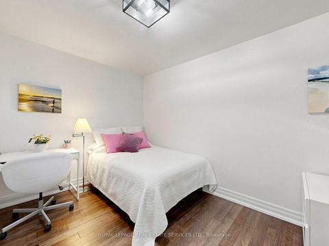 Photo 18 at 9 Coral Cove Crescent, Donalda, Toronto