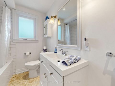 Photo 22 at 9 Coral Cove Crescent, Donalda, Toronto