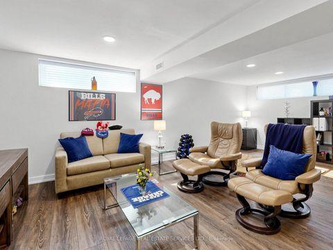 Photo 26 at 9 Coral Cove Crescent, Donalda, Toronto
