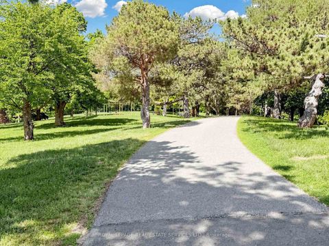 Photo 46 at 9 Coral Cove Crescent, Donalda, Toronto