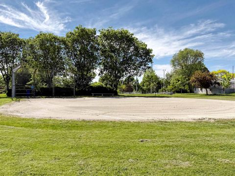 Photo 47 at 9 Coral Cove Crescent, Donalda, Toronto