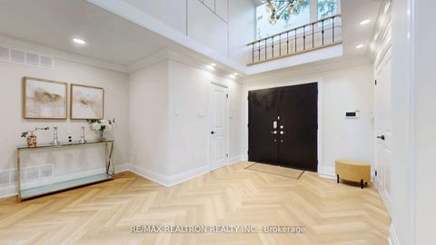 Photo 4 at 1 Whitelaw Court, Grandview, Markham