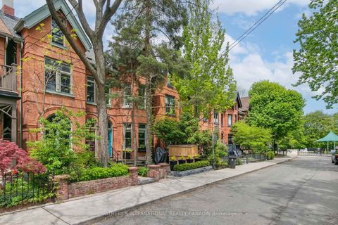 Photo 2 at 460 Wellesley Street E, South St. James Town, Toronto