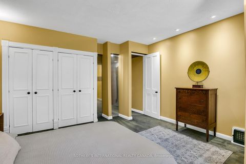 Photo 21 at 460 Wellesley Street E, South St. James Town, Toronto