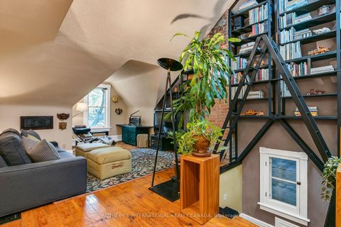 Photo 27 at 460 Wellesley Street E, South St. James Town, Toronto