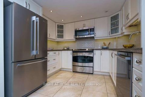 Photo 9 at 618 - 18 Concorde Place, Don Mills, Toronto