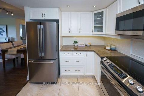 Photo 11 at 618 - 18 Concorde Place, Don Mills, Toronto