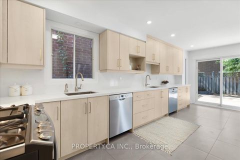 Photo 5 at 72 Roxborough Lane, Uplands, Vaughan