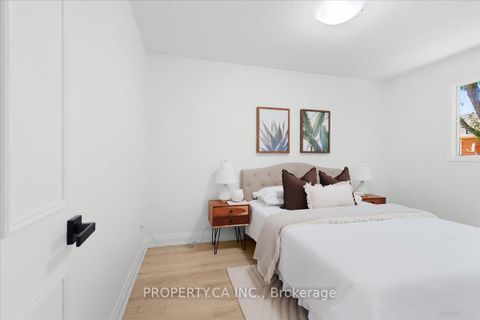 Photo 18 at 72 Roxborough Lane, Uplands, Vaughan