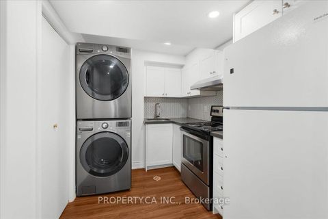 Photo 25 at 72 Roxborough Lane, Uplands, Vaughan