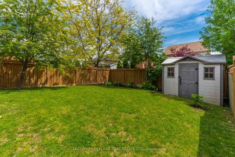 Photo 32 at 27 Clair Avenue, Brooklin, Whitby
