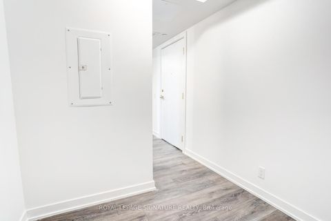 Photo 23 at 814 - 2 Manderley Drive, Cliffside, Toronto