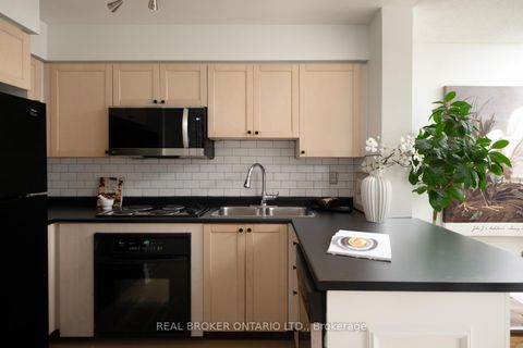 Photo 2 at 304 - 1000 King Street W, Niagara, Toronto