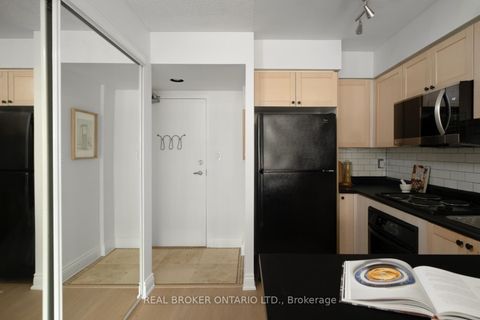 Photo 10 at 304 - 1000 King Street W, Niagara, Toronto