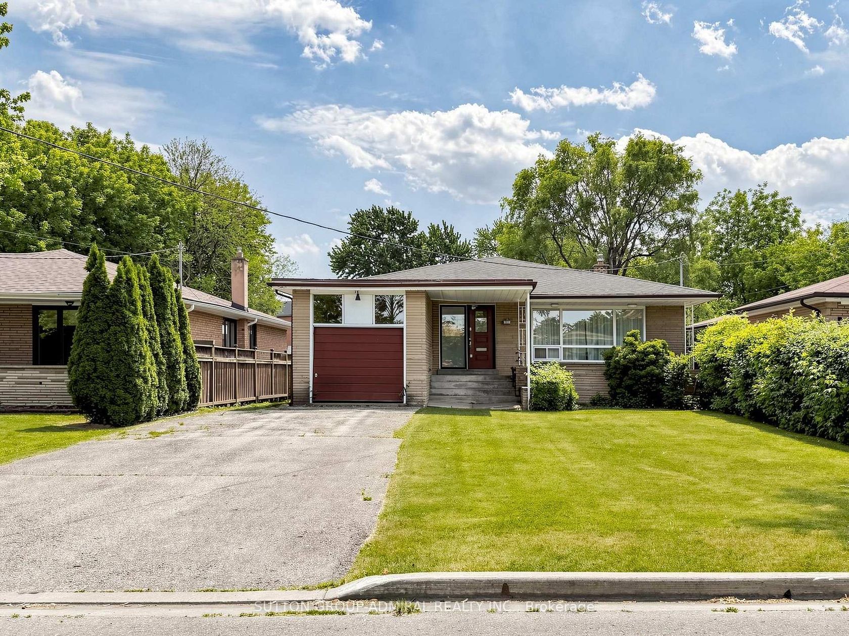 145 York Downs Drive, Clanton Park, Toronto photo 6