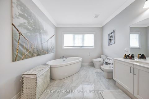 Photo 17 at 38 Menotti Drive, Oak Ridges, Richmond Hill