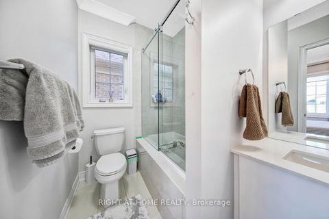 Photo 33 at 38 Menotti Drive, Oak Ridges, Richmond Hill