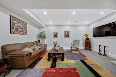 Photo 39 at 38 Menotti Drive, Oak Ridges, Richmond Hill