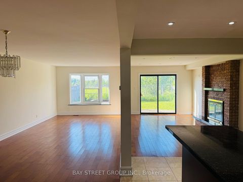 Photo 3 at 32 Perthshire Street, L'Amoreaux, Toronto