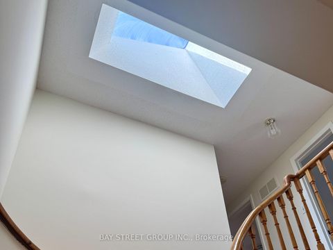 Photo 10 at 32 Perthshire Street, L'Amoreaux, Toronto