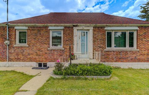 Photo 2 at 414 Melrose Street, Mimico, Toronto