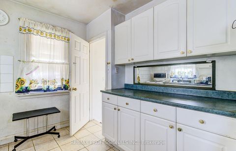 Photo 15 at 414 Melrose Street, Mimico, Toronto