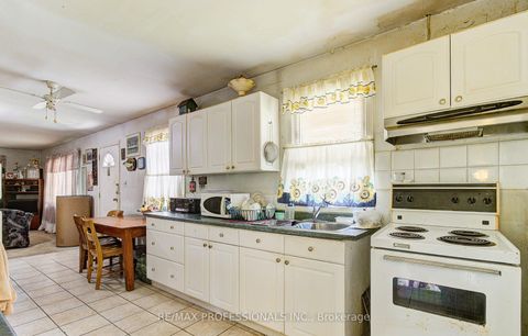 Photo 16 at 414 Melrose Street, Mimico, Toronto