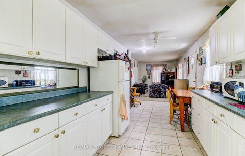 Photo 17 at 414 Melrose Street, Mimico, Toronto