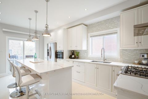 Photo 4 at 8 Pietro Drive, Vellore Village, Vaughan