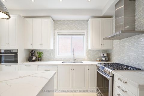 Photo 5 at 8 Pietro Drive, Vellore Village, Vaughan