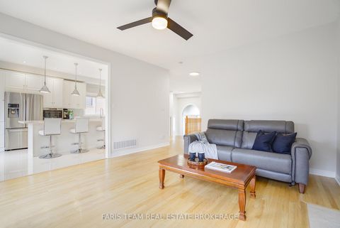 Photo 13 at 8 Pietro Drive, Vellore Village, Vaughan